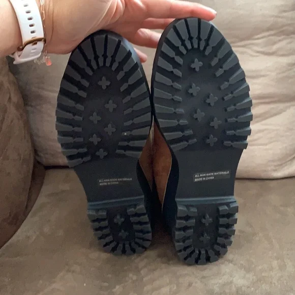 ❌SOLD❌Dolce Vita Chelsea Boots - Picture 6 of 6